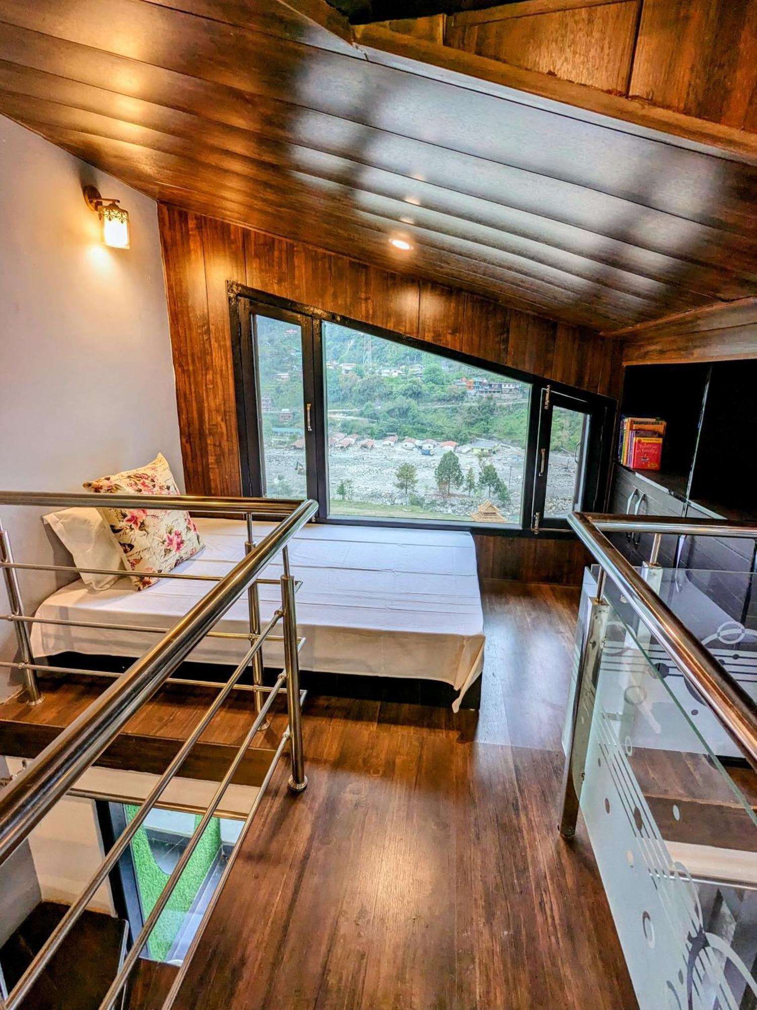 Kavi'S Vacation Homes - Sainj Экстерьер фото