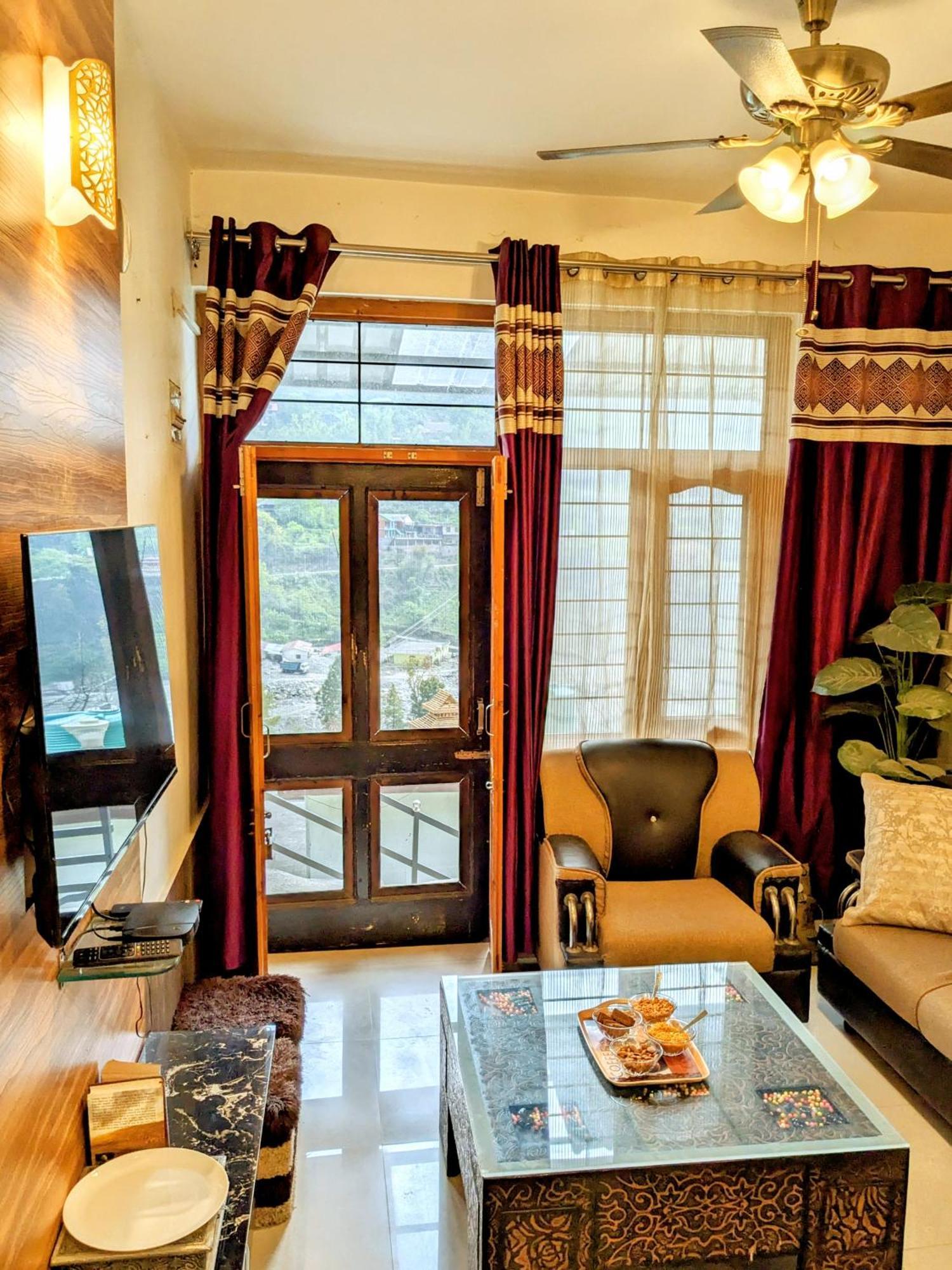 Kavi'S Vacation Homes - Sainj Экстерьер фото